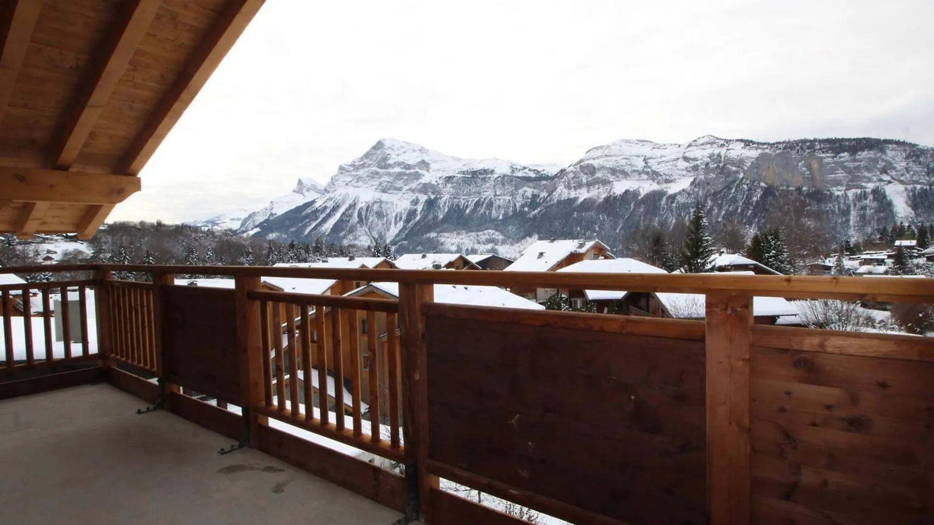 Appartement 3P Cosy, Cheminee, Wifi, Garage, Proche Pistes Et Commerces - Fr-1-572-240 Les Carroz d'Araches 0*,  Frankrijk